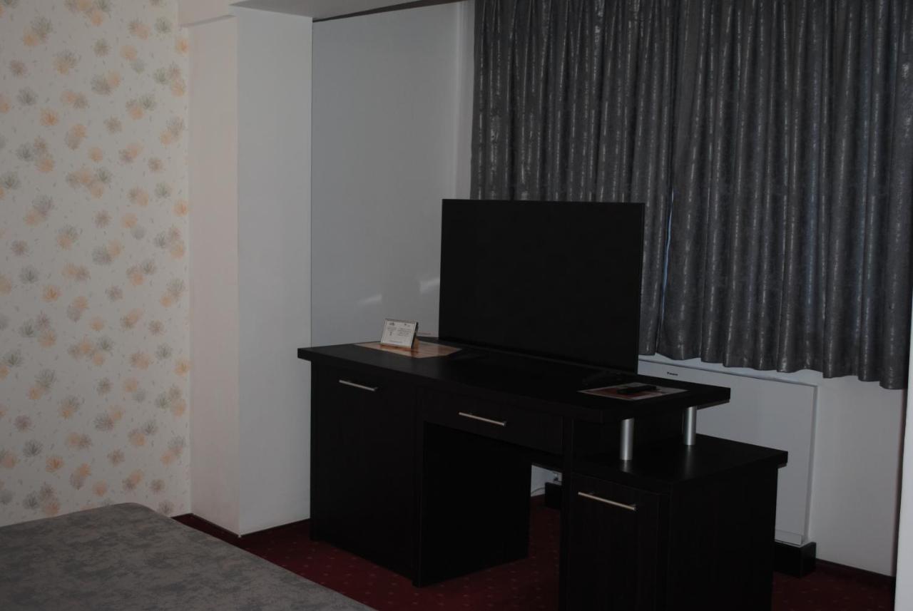 Hotel Corona Дробета-Турну-Северин Екстер'єр фото
