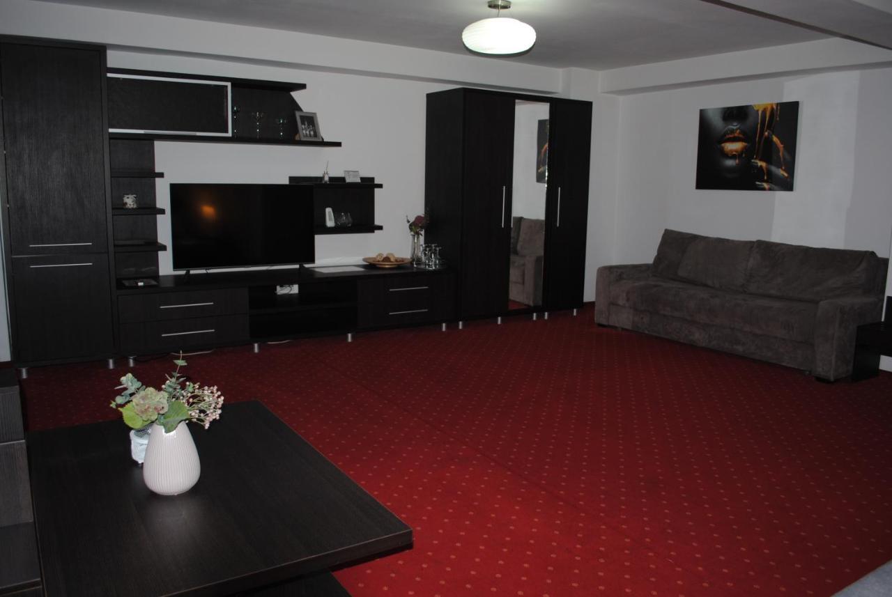 Hotel Corona Дробета-Турну-Северин Екстер'єр фото