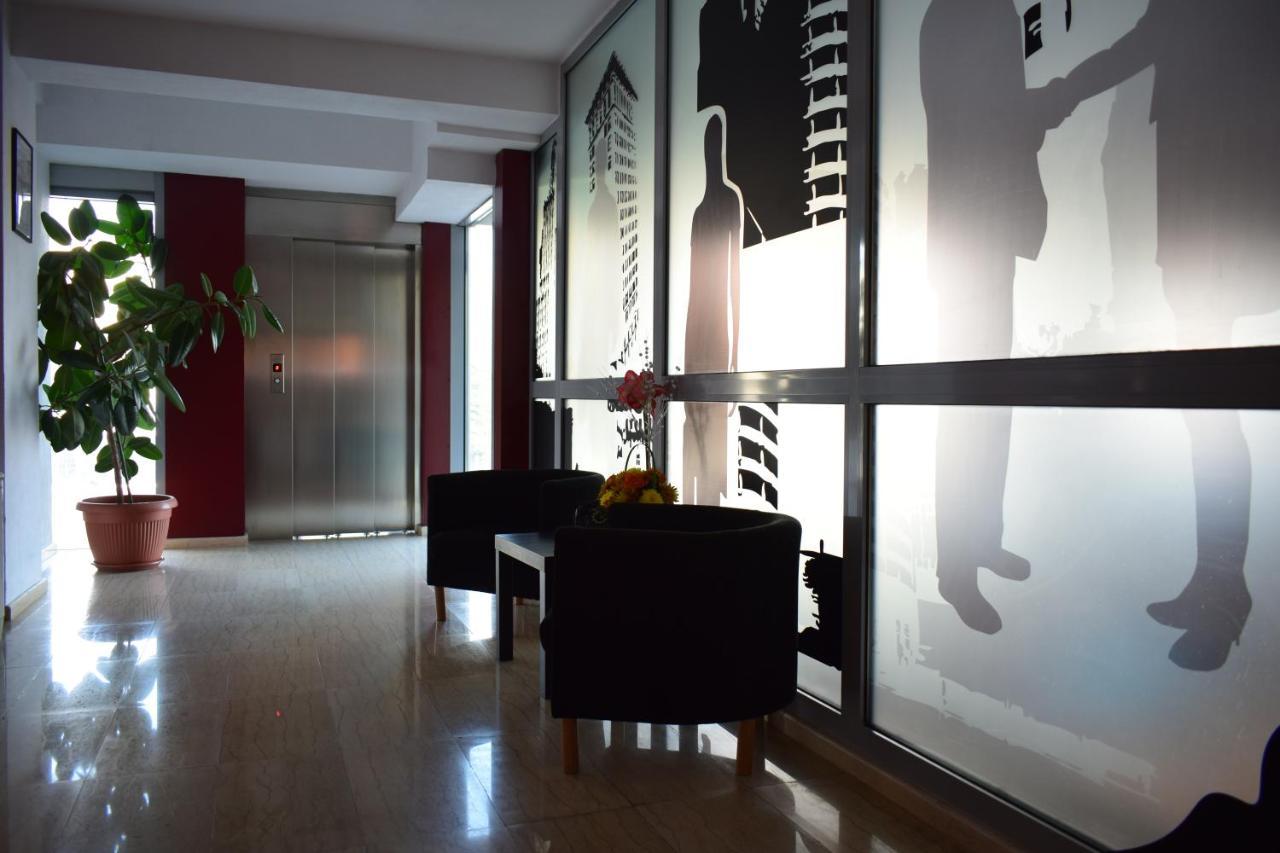 Hotel Corona Дробета-Турну-Северин Екстер'єр фото